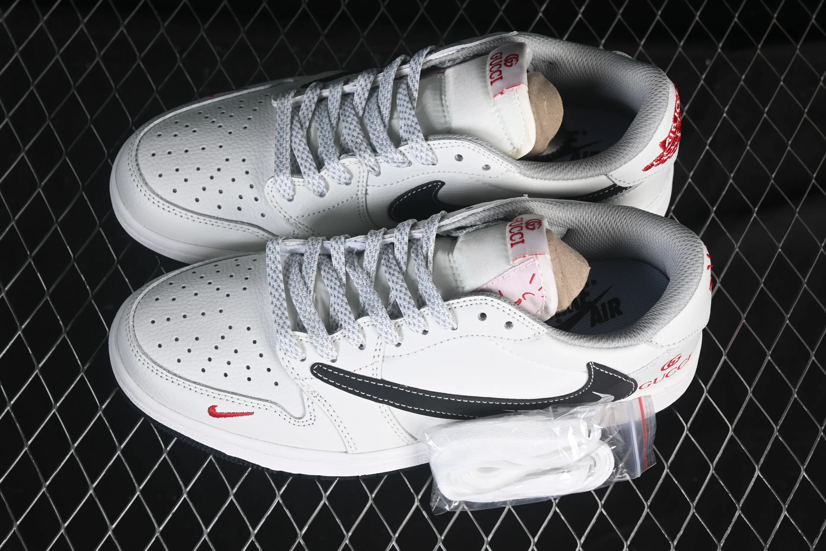 All categories Air Jordan Jordan series basketball shoes Air Jordan 1 Low High-end customized low-top sneakers Travis Scott x Fragment Design x Air Jordan 1 Low OG SP AJ1 Joe 1 Gucci joint white and black crackle hook low-top cultural casual sneakers DZ5899-029